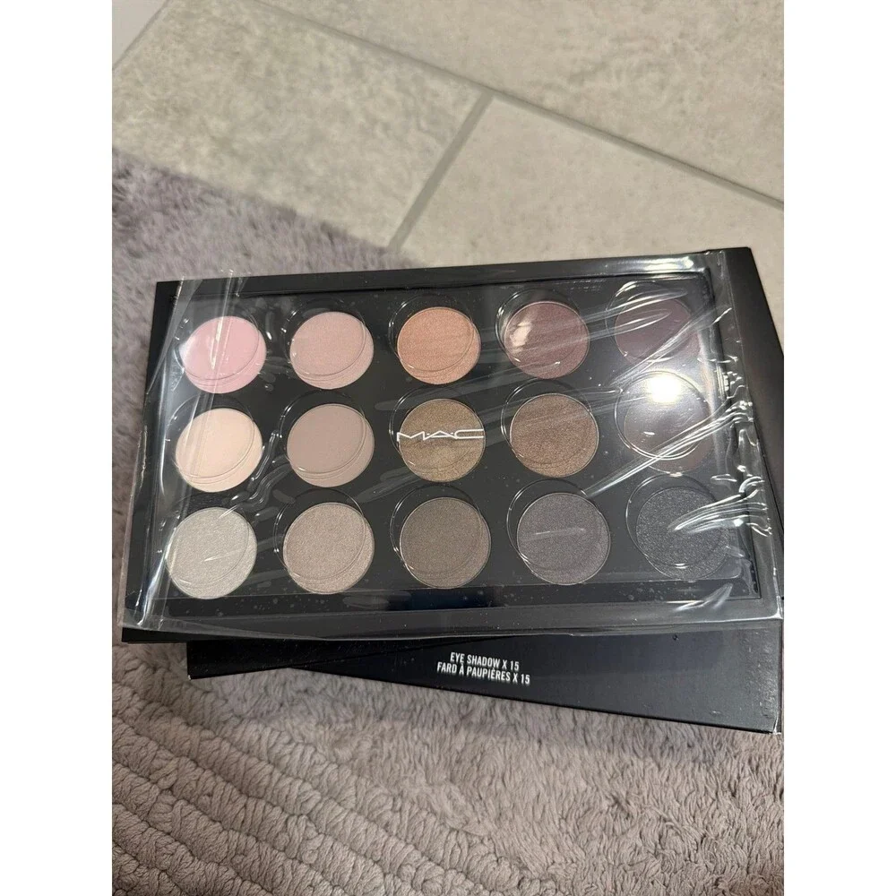 Brand new mac 15 eyeshadow cool neutral